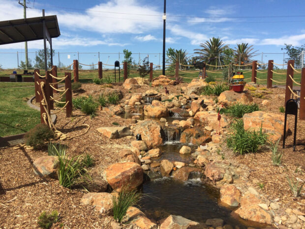 32-Metre-Stream-Bicentennial-Park-Tamworth-NSW02